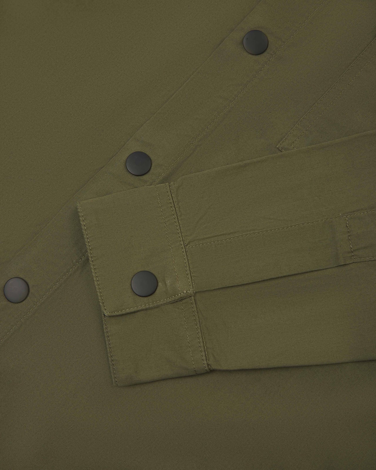 Lightweight Buttoned Overshirt - Olive