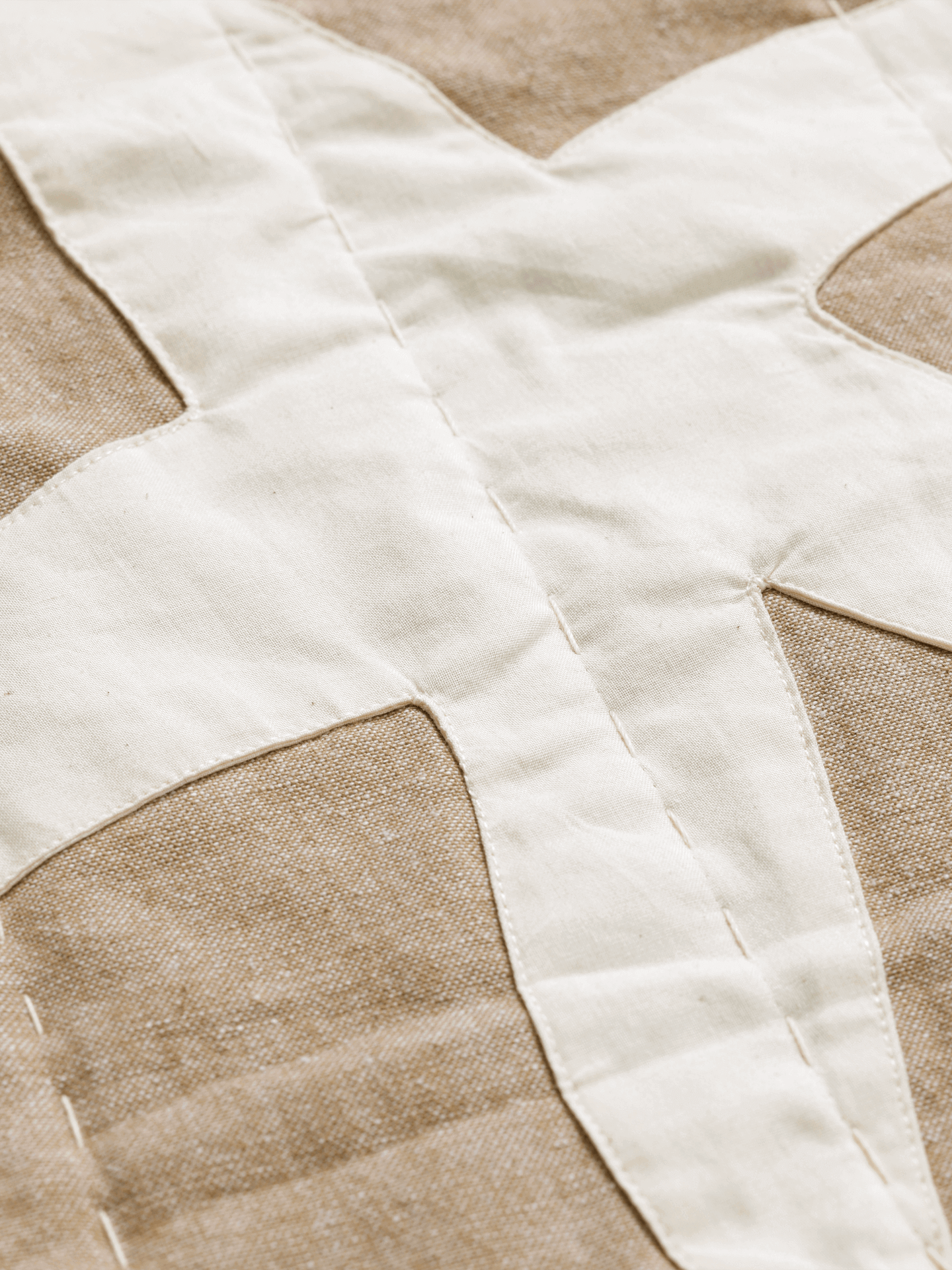Kove Appliqué Quilted Blanket - Tan