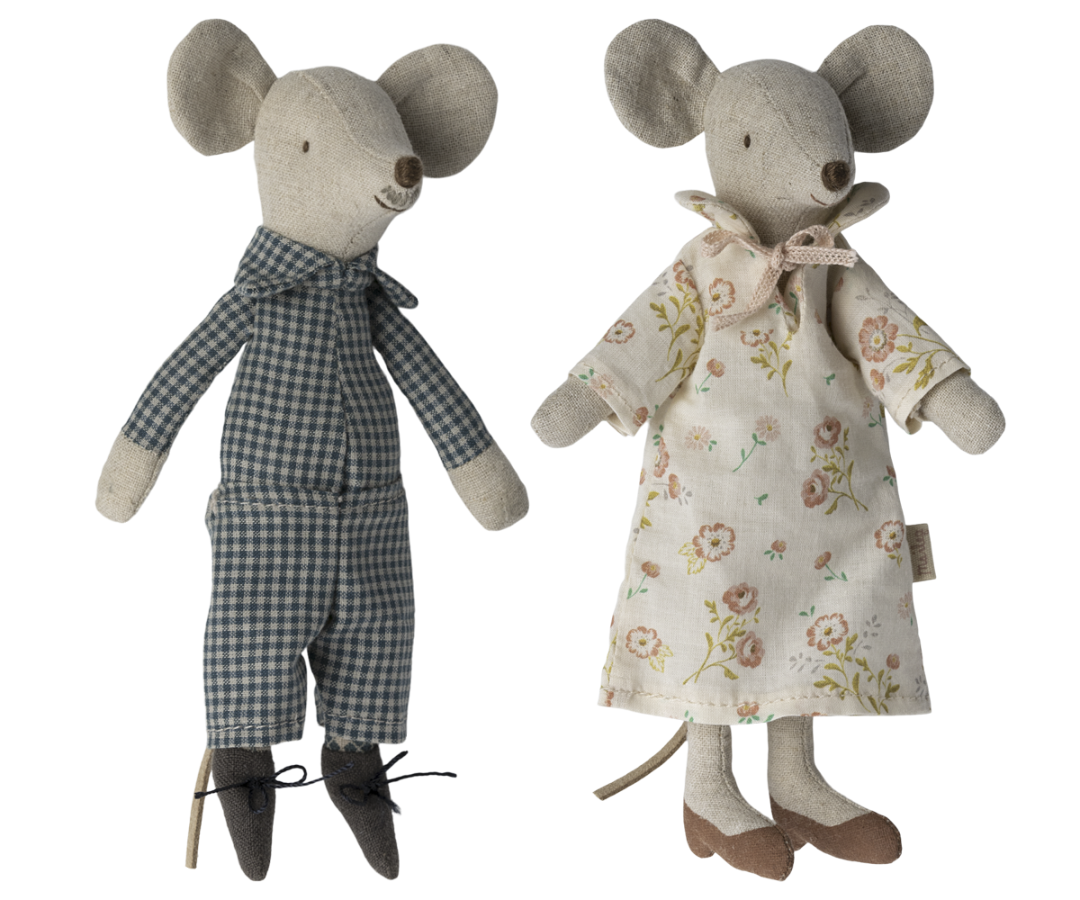 Grandma And Grandpa Mice in A Cigar Box