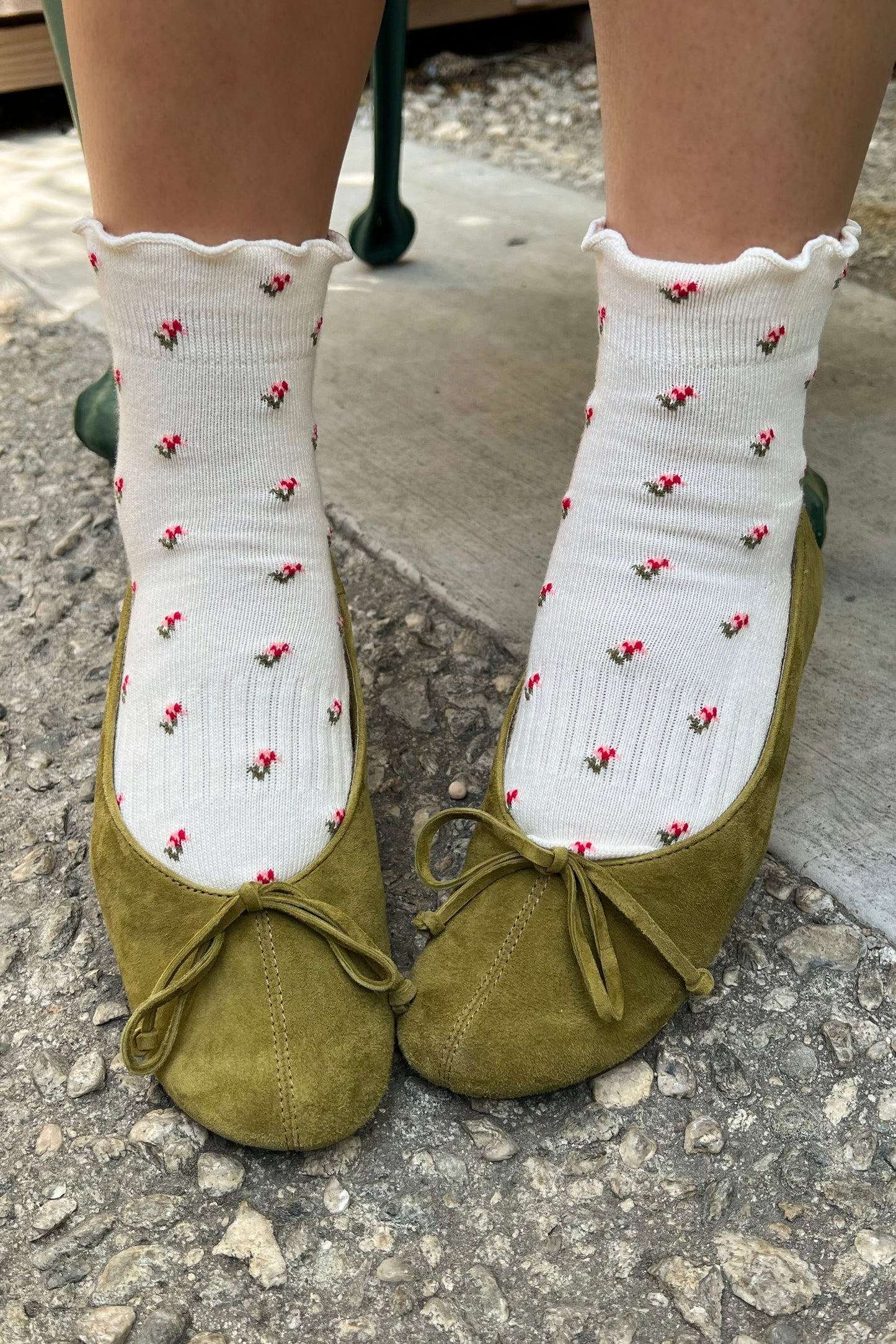 Ruffled Hugger Crew Socks - Cream Petal