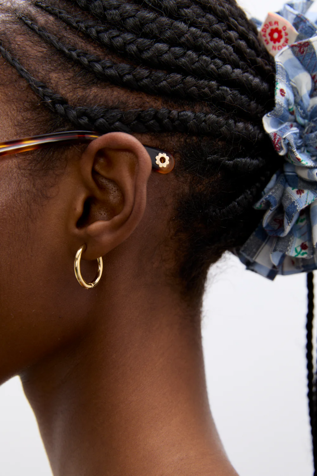 Slim Oval Sunglasses With Wavy Temple - Tort