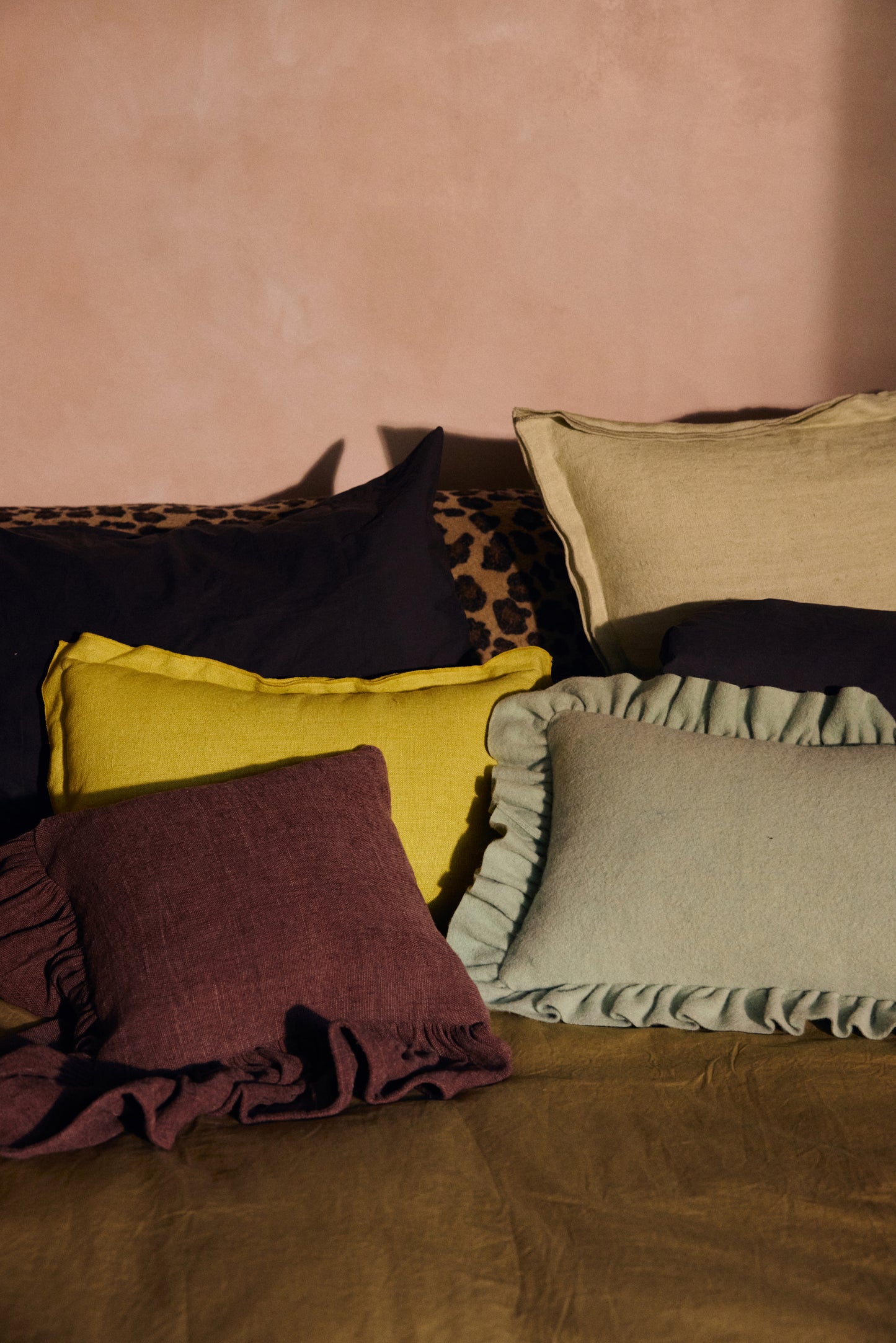 Linen Cushion: Lemongrass