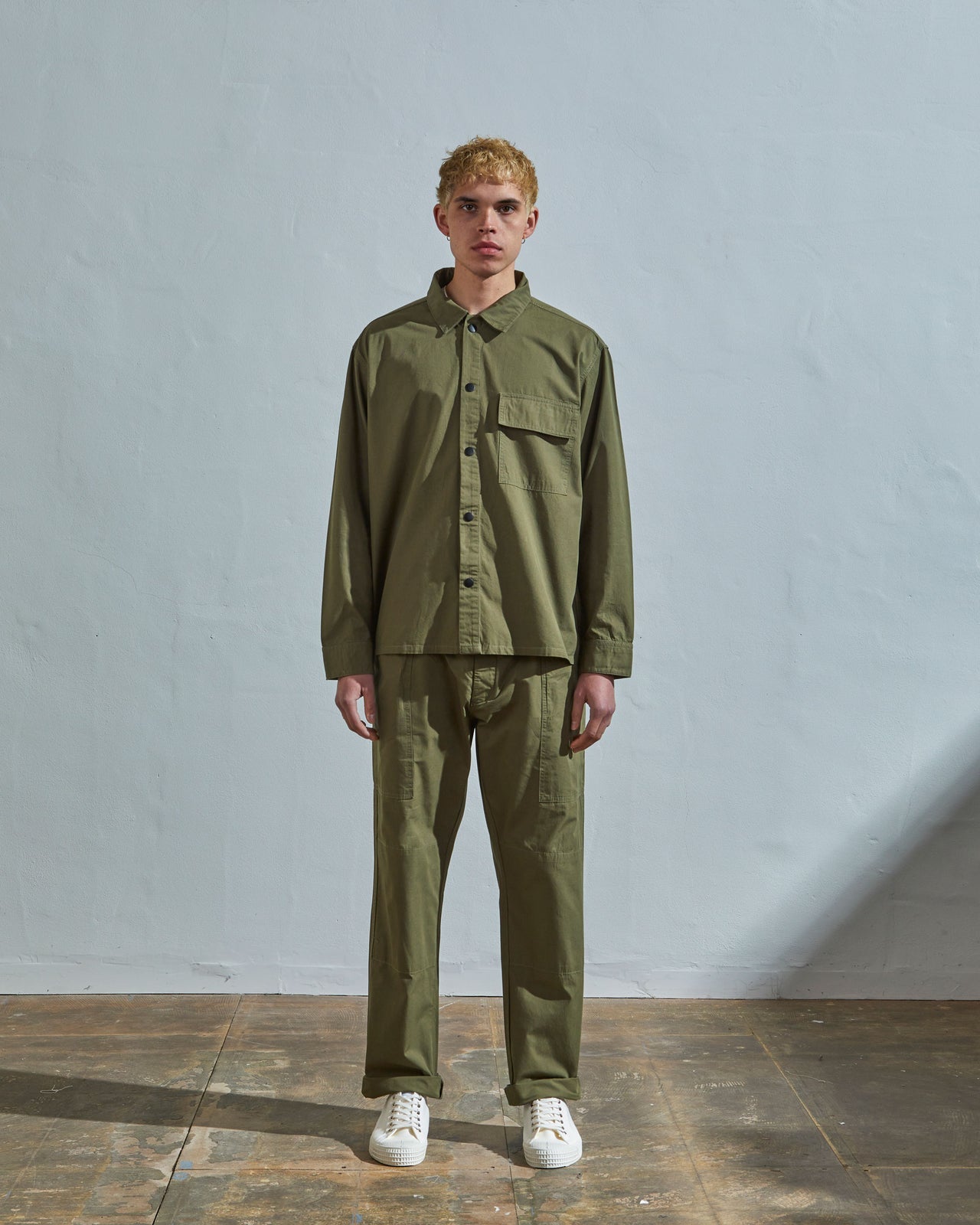Lightweight Buttoned Overshirt - Olive