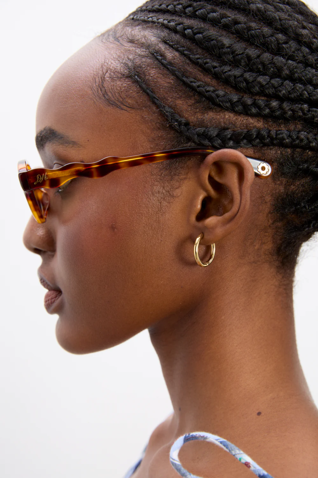 Slim Oval Sunglasses With Wavy Temple - Tort