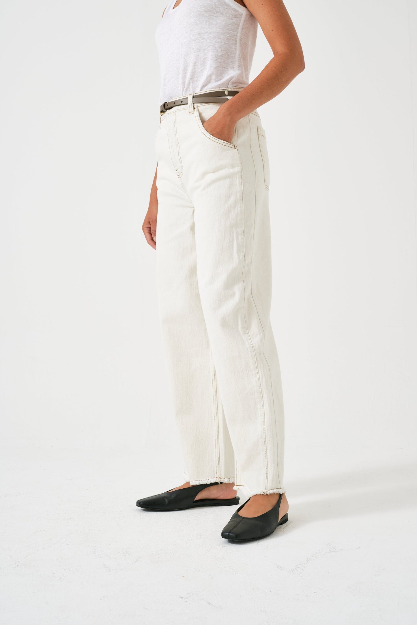 Bo Barrel Leg Jeans - Ecru