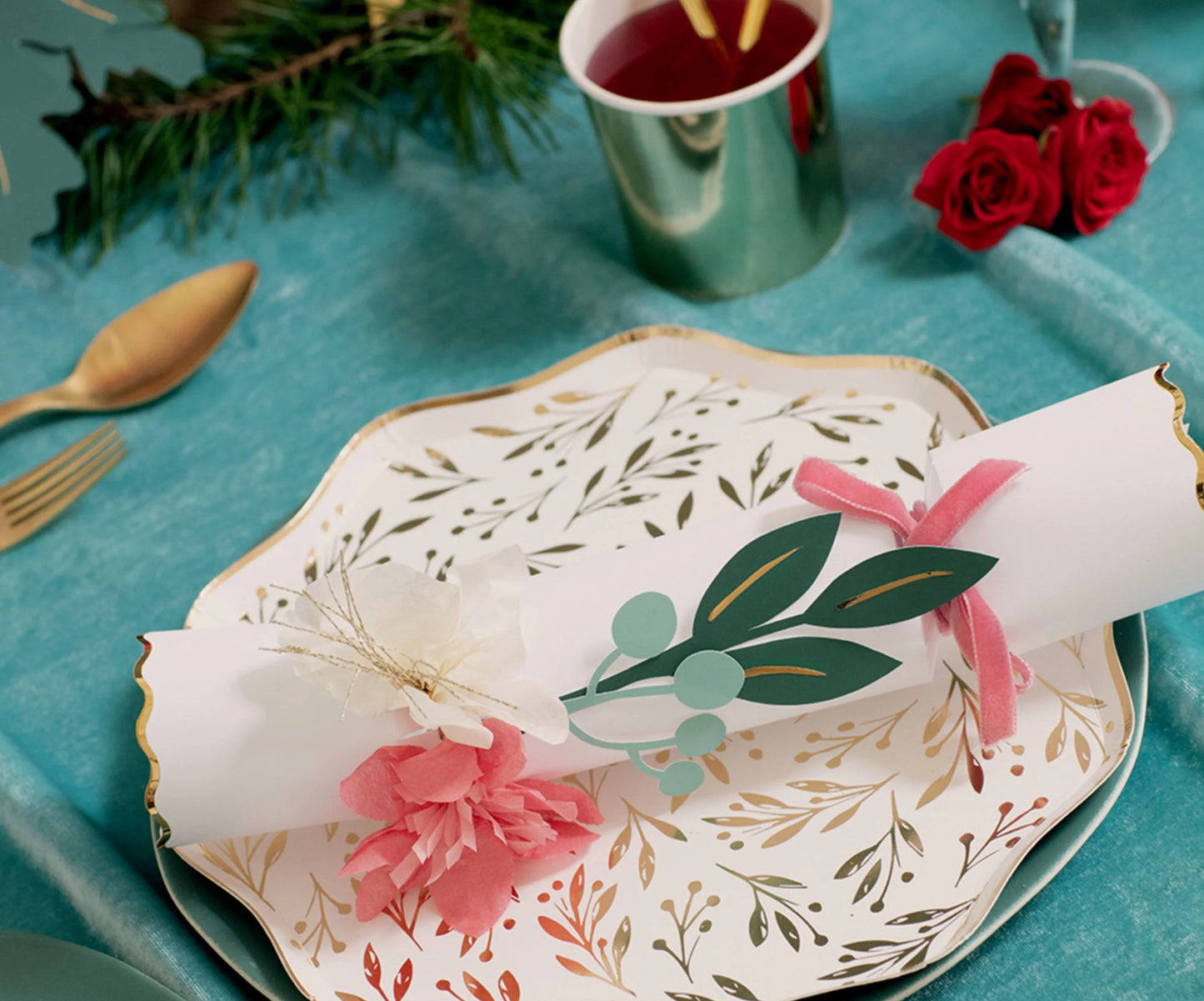 Hazel Gardiner Large Flower Crackers