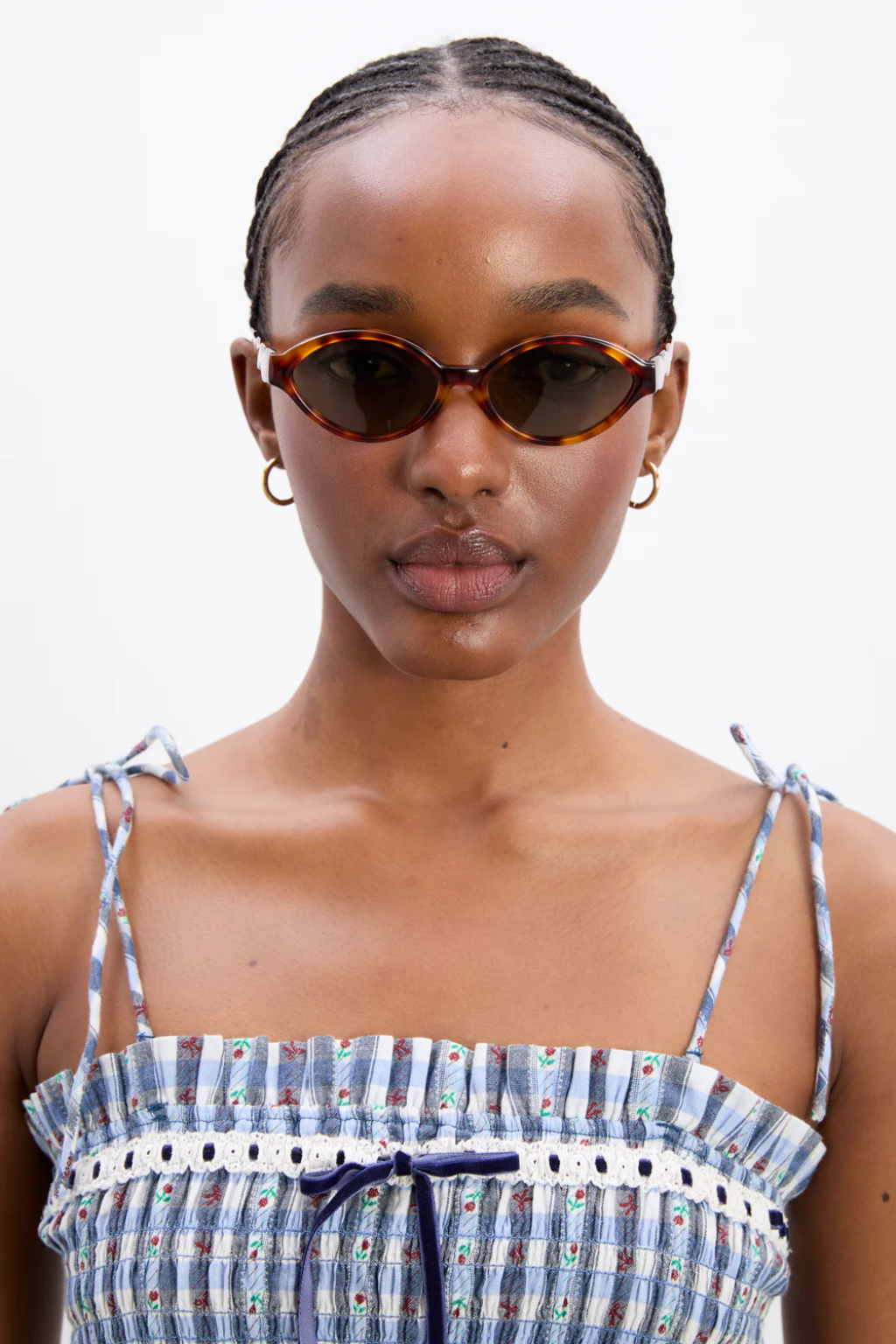 Slim Oval Sunglasses With Wavy Temple - Tort