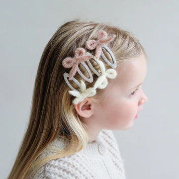 Granny Knitted Bows Clic Clacs