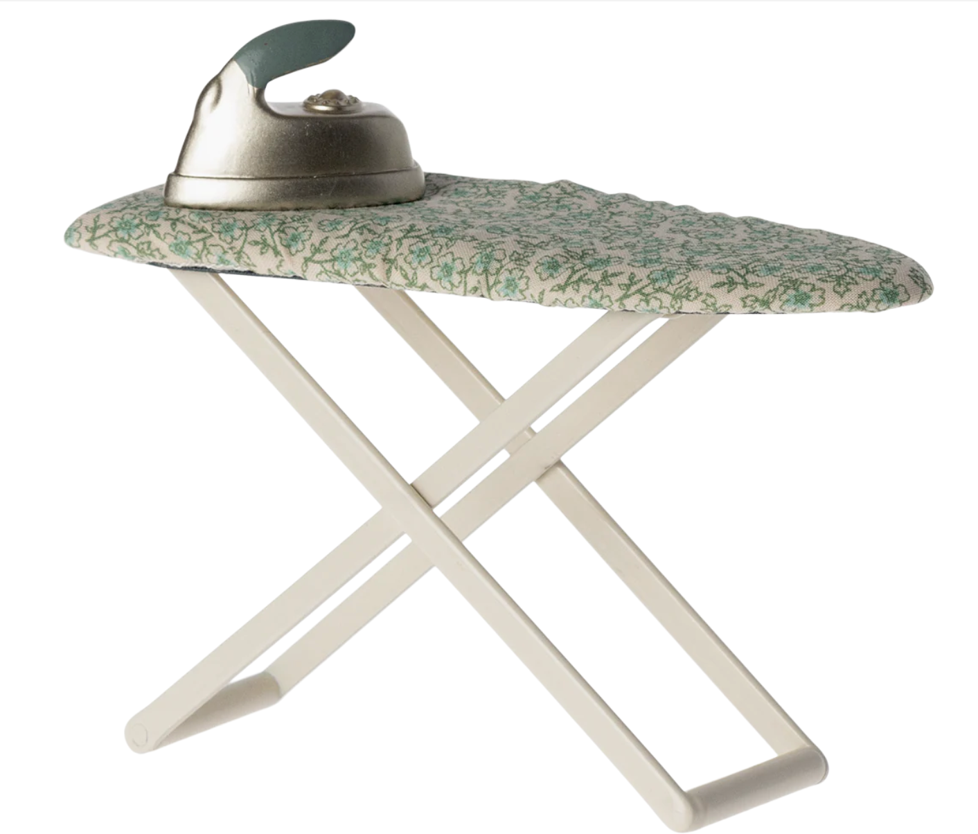 Iron & Ironing Board