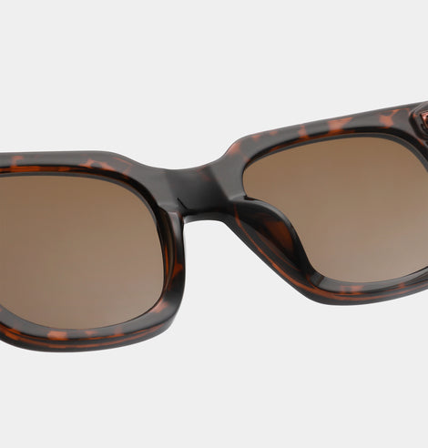 Nancy Sunglasses - Demi Tortoise