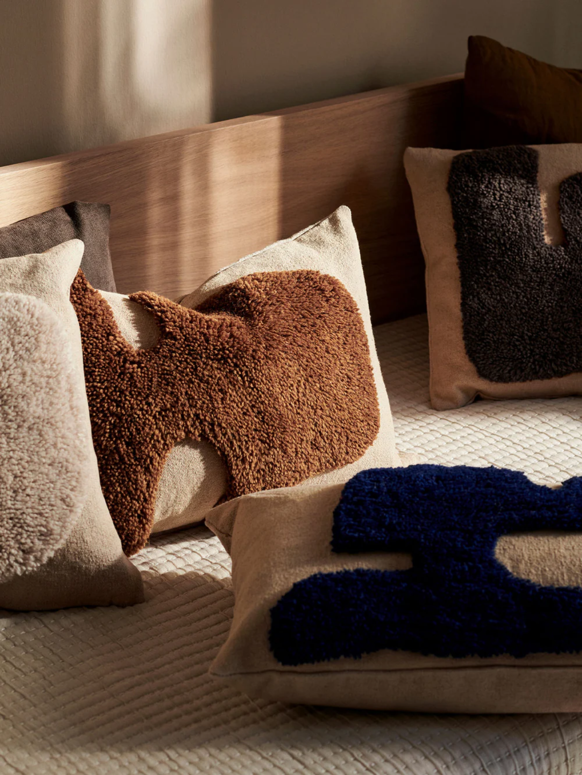 Lay Cushion Rectangular - Sand / Sugar Kelp