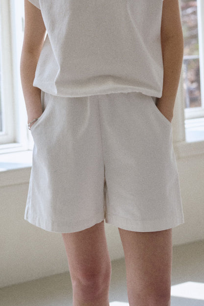 City Short - Milk