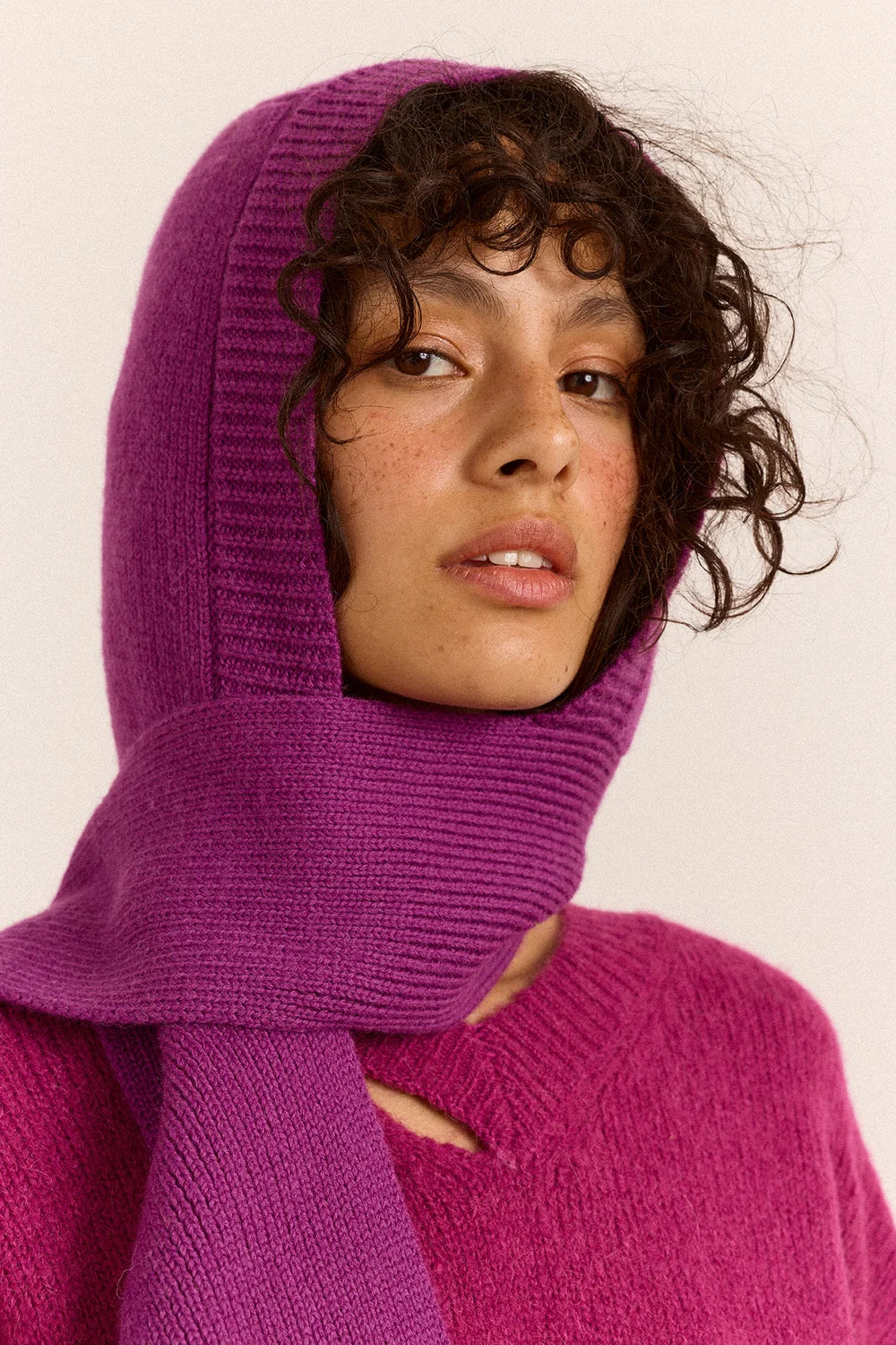 Tassel Hooded Wool Scarf - Magenta