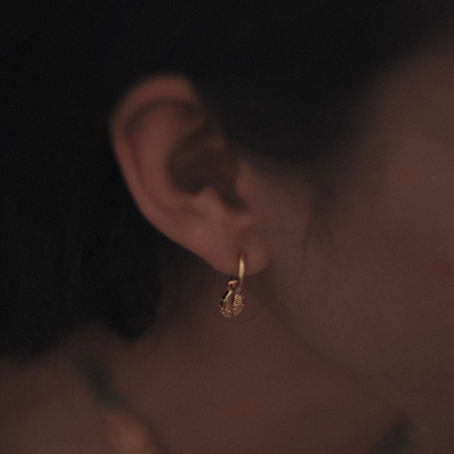 Aphrodite Mini Hoop Earrings - Gold