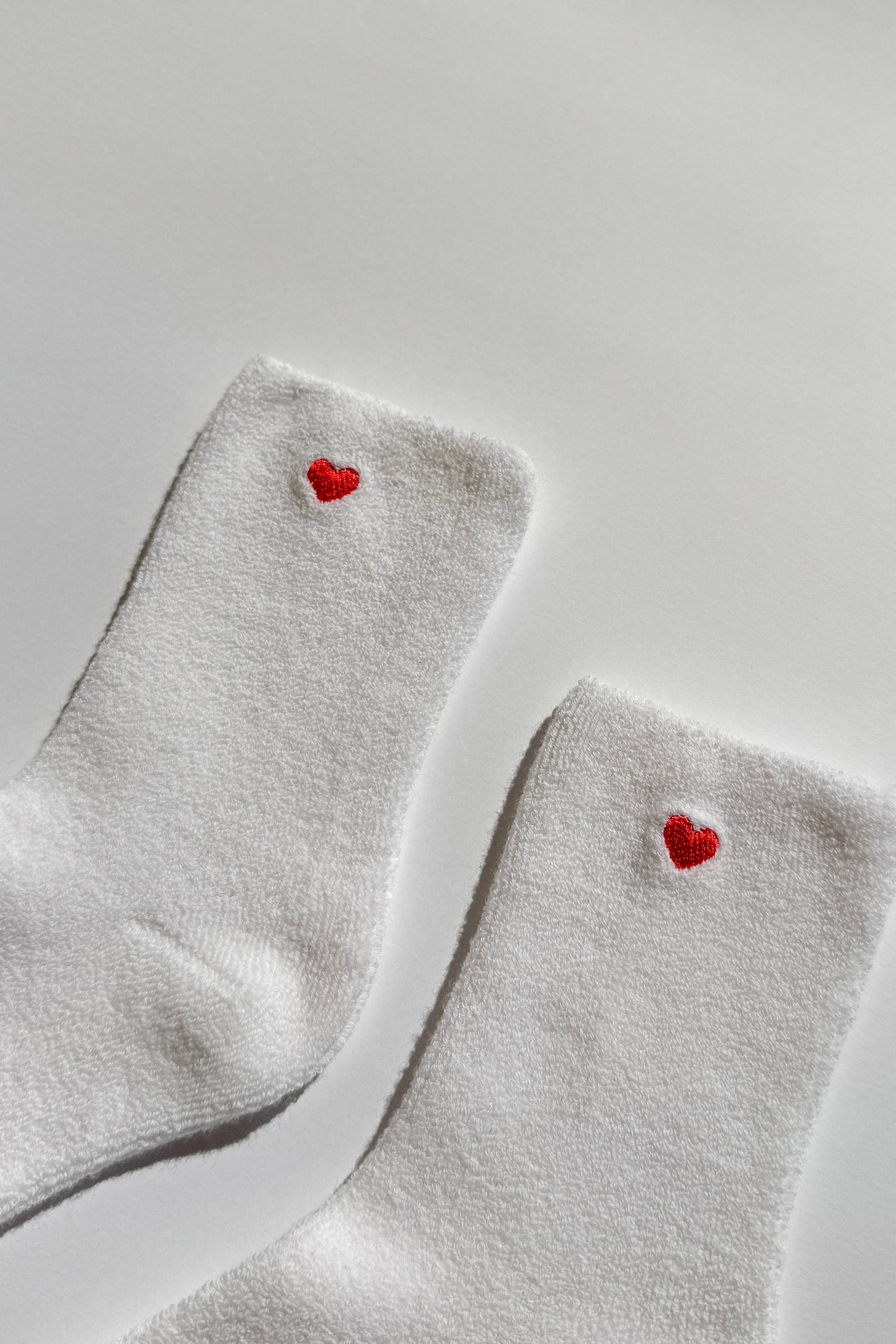 Embroidered Cloud Socks : White + Heart
