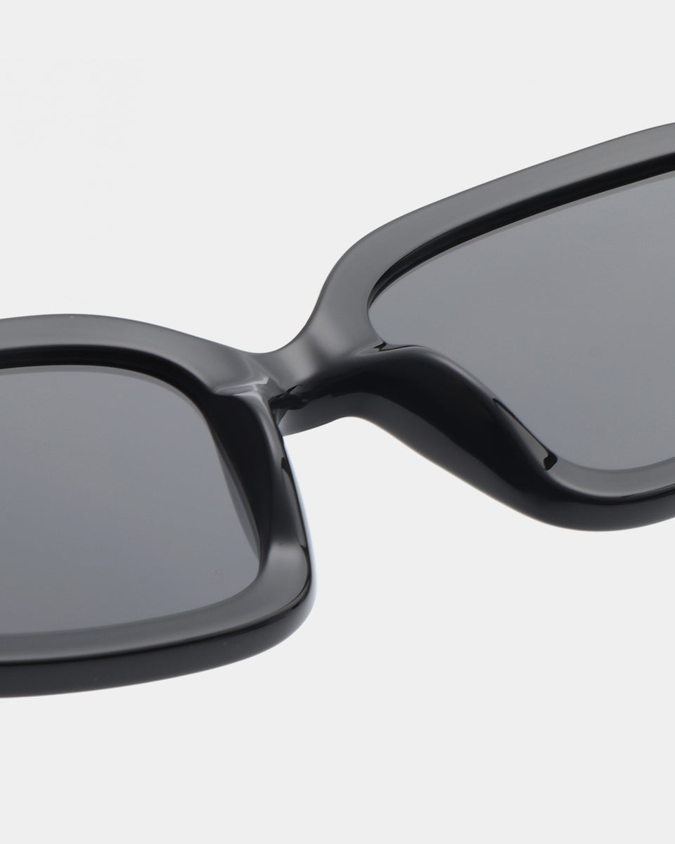 Pluto Sunglasses - Black