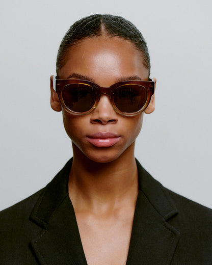 Lilly Sunglasses - Smoke Champagne