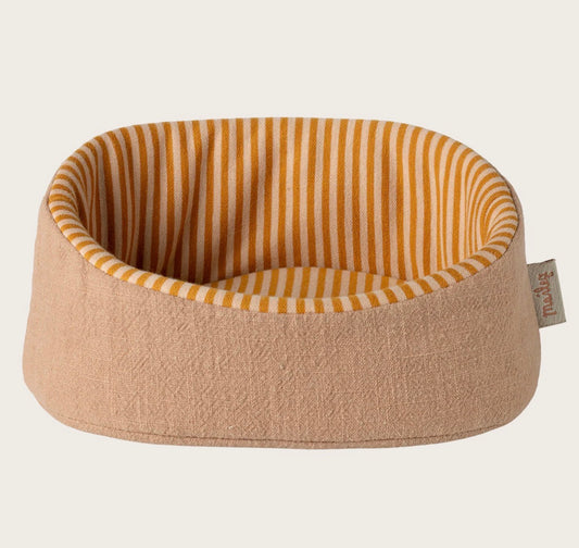 Pet Basket: Powder