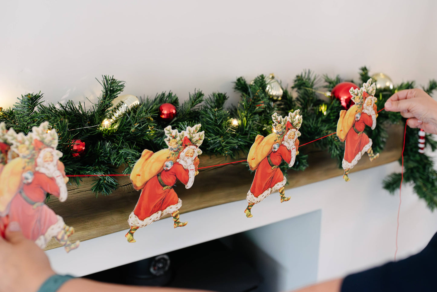 FATHER CHRISTMAS GARLAND