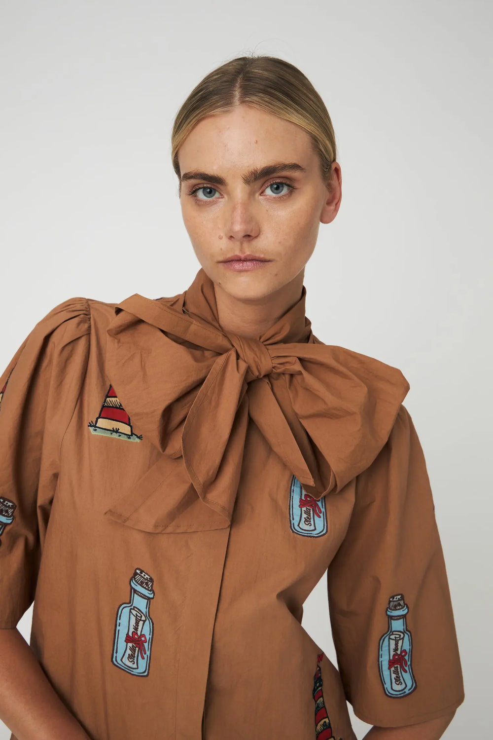 Embroidered Bow Shirt