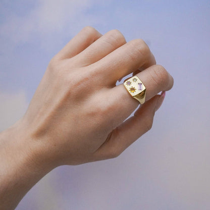 Kaleidoscope Disco Signet Ring: Gold / Medium