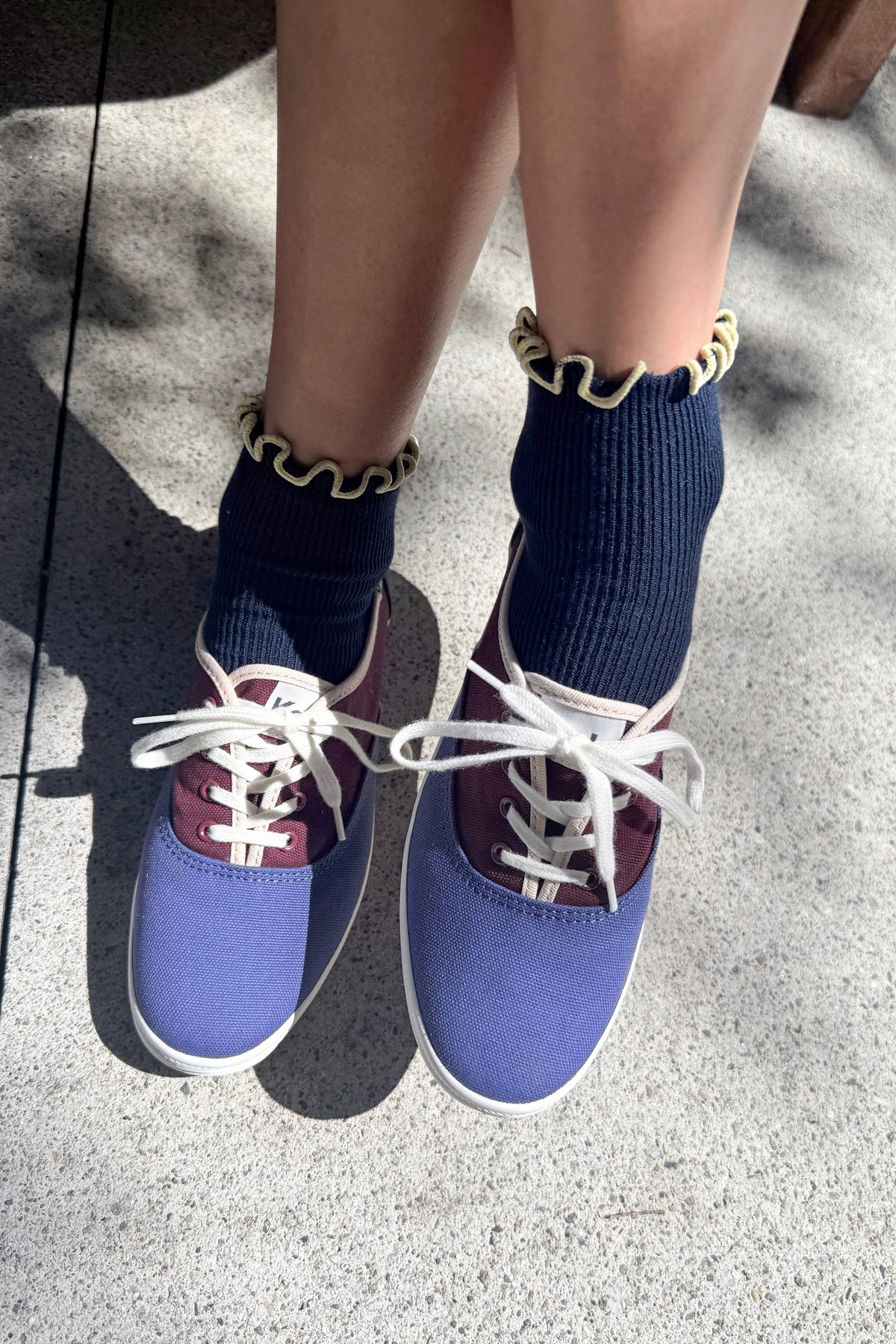 The Petite Ruffled Modal Socks - Navy / Butter