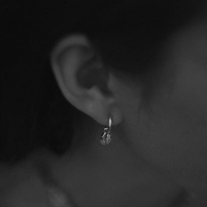Aphrodite Mini Hopp Earrings - Silver