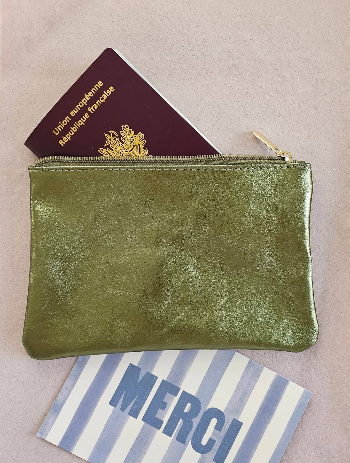 Leather pouch with zip: Golden