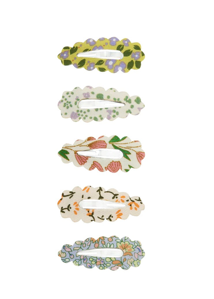 Spring Scalloped Clic Clacs