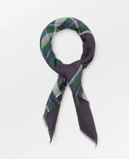Plaidia Cowea Scarf: Naval Academy Blue