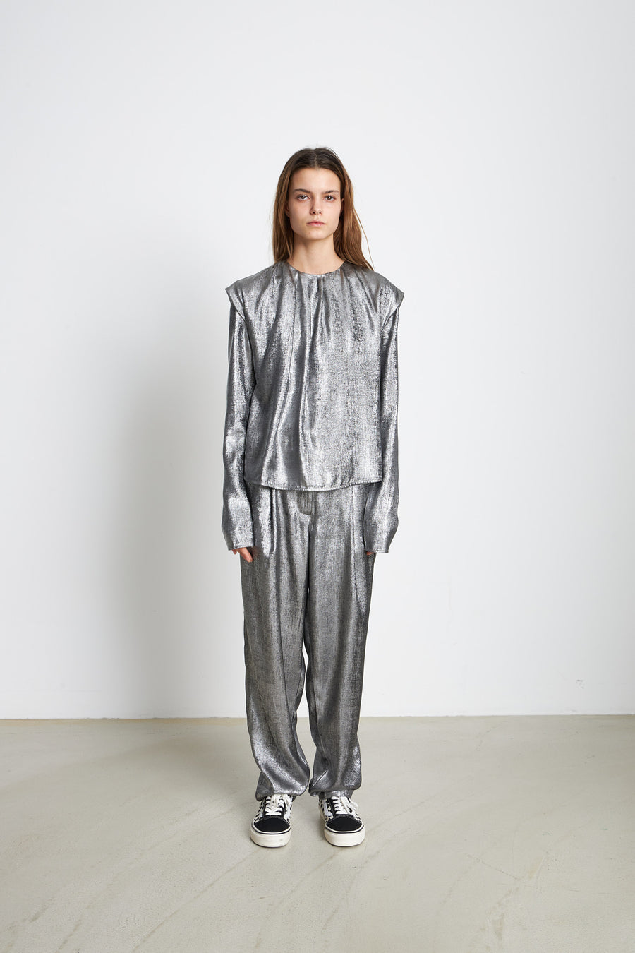 W ROTATES Shiny Blouse Silver Grey