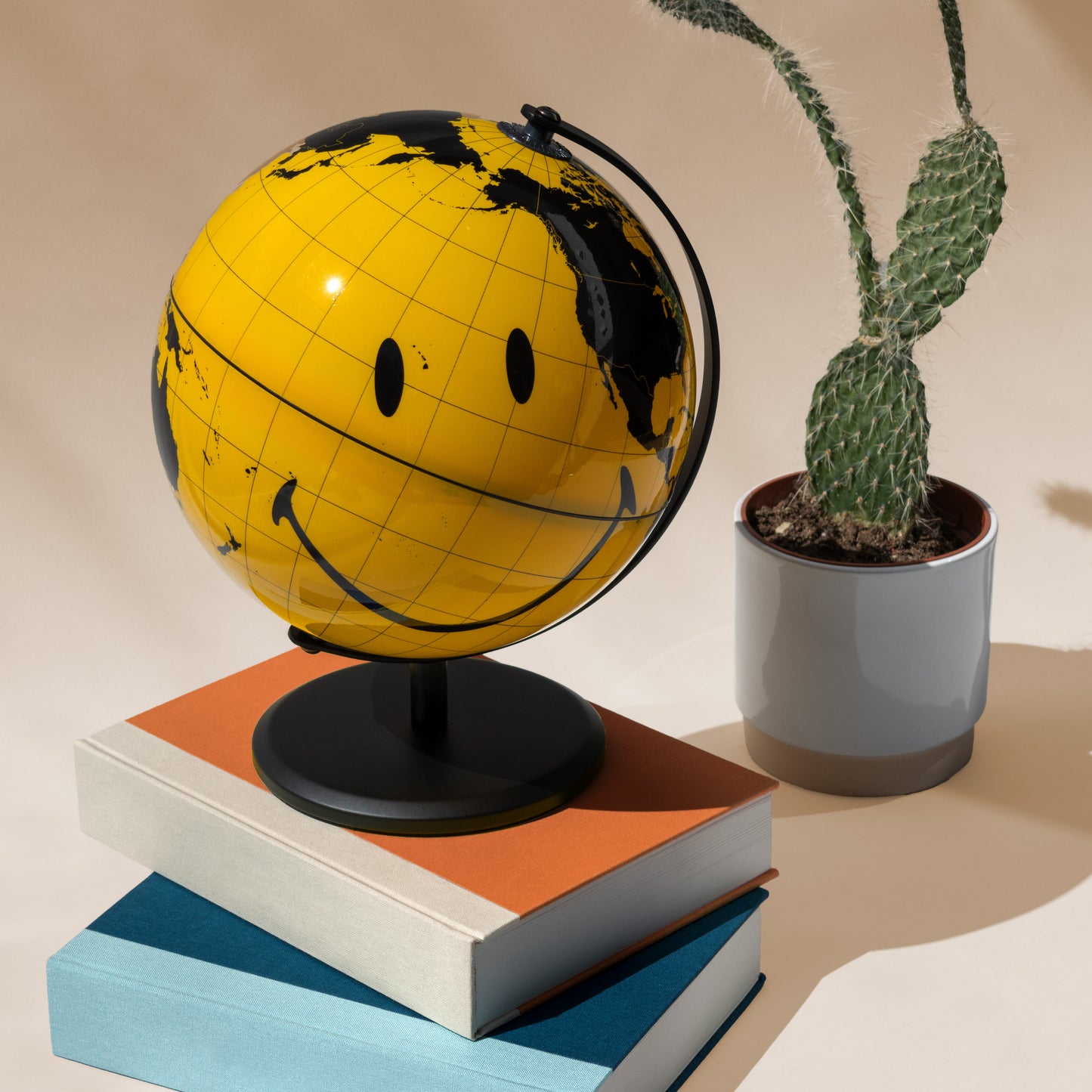 Smiley Desk Globe