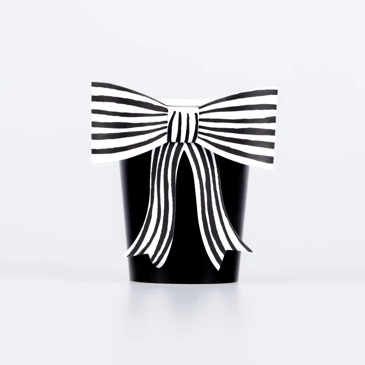 Black & White Bow Cups (X8)