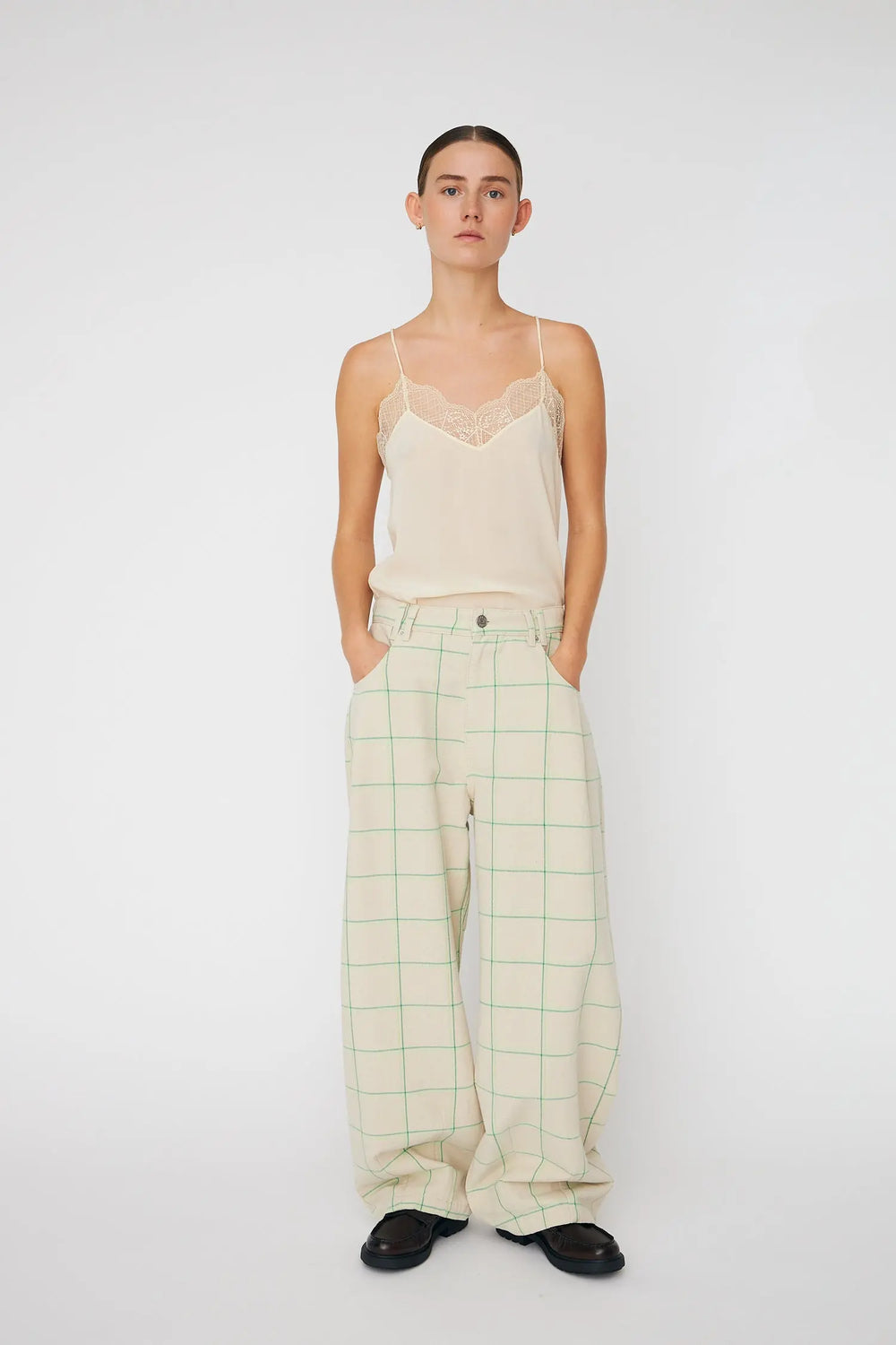 Checked Baggy Low-Waist Pants - Crème Check