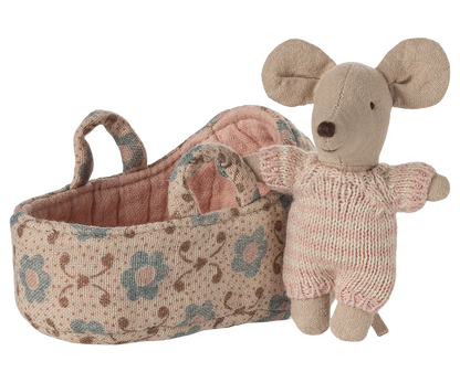 Baby Mouse In Carry Cot Rose