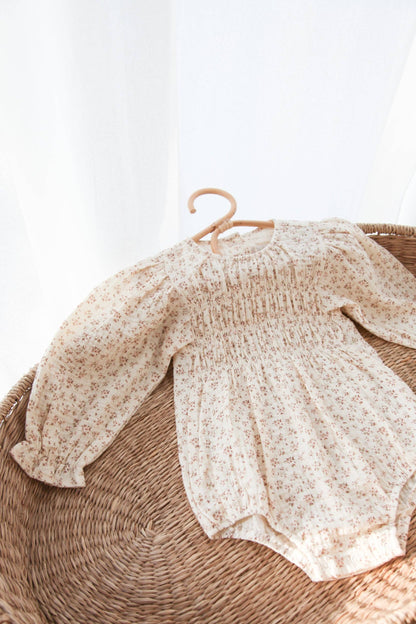 Ditsy Floral/Buttermilk Muslin Smocked Long Sleeve Romper: 3-6m