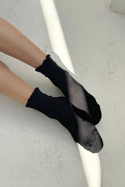 Ruffled Hugger Crew Socks - Black