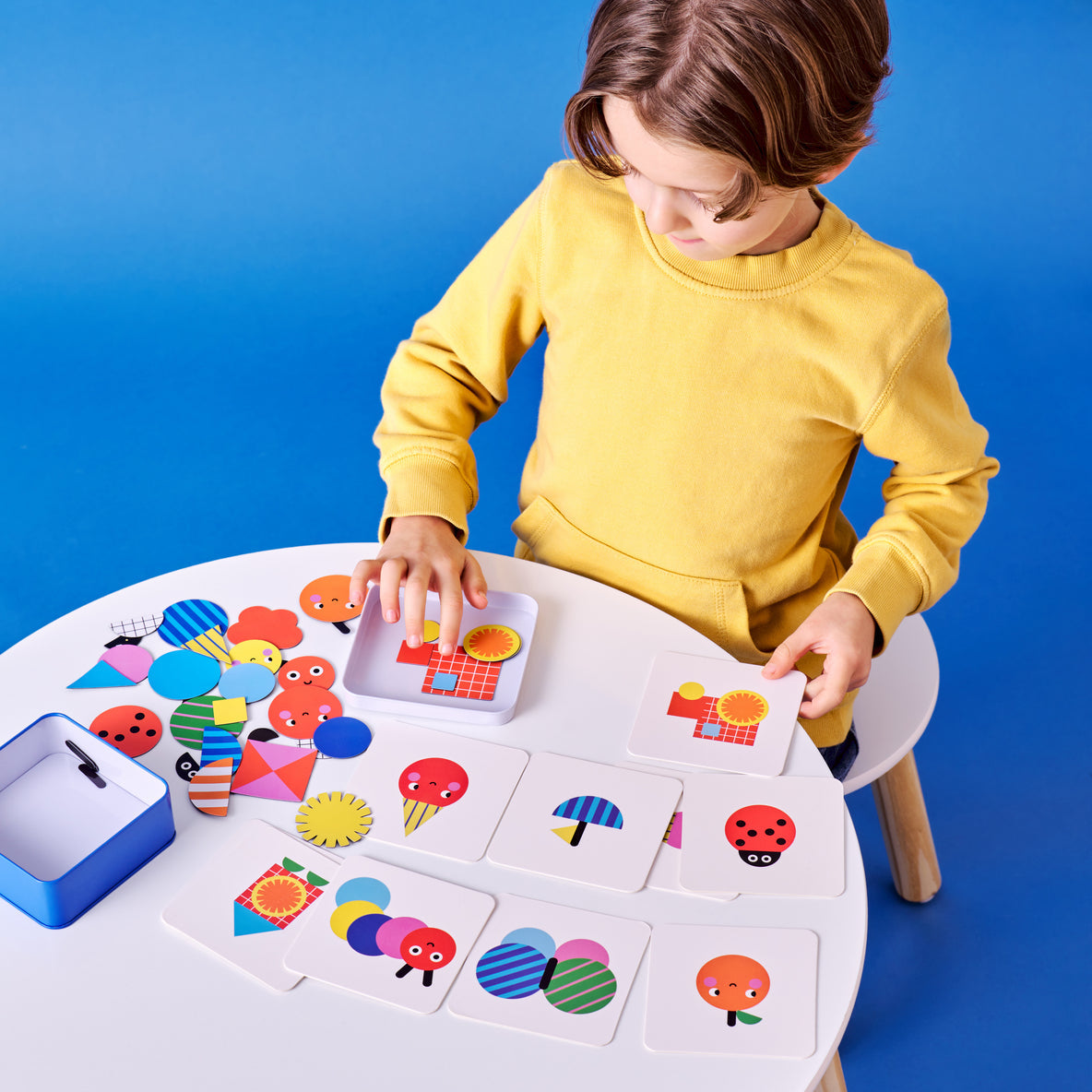 On The Go Magnetic Shapes Game
